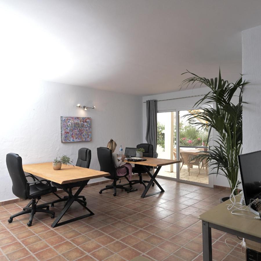 Hostel Los Amigos Yoga & Wellness La Mareta エクステリア 写真